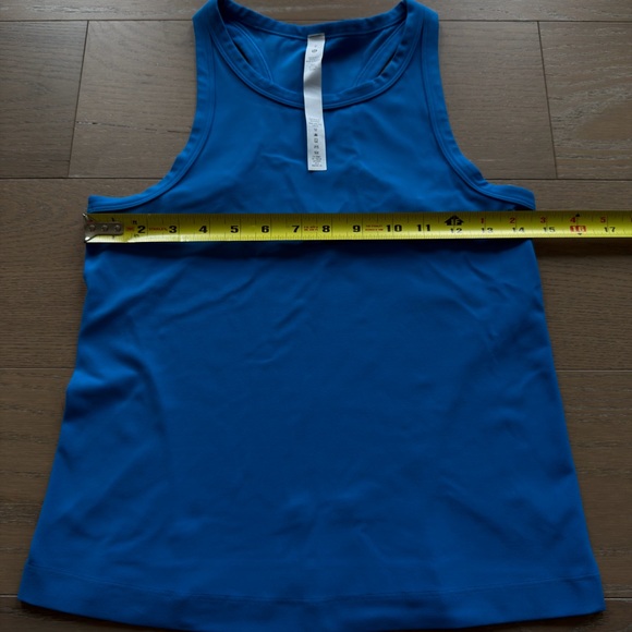 lululemon Women’s Align™ Waist-Length Racerback Tank Top Size 8 Blue - Picture 3 of 6